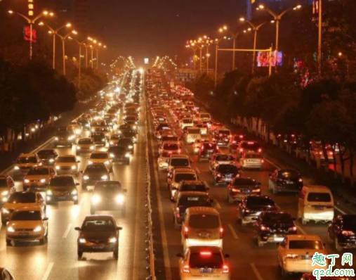 汽车起步加油要松离合器吗 汽车起步离合器怎么松