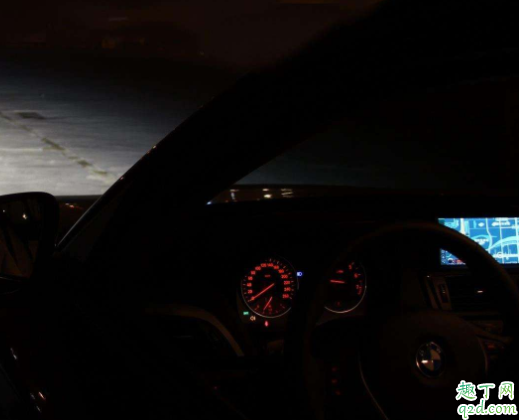 汽车起步加油要松离合器吗 汽车起步离合器怎么松