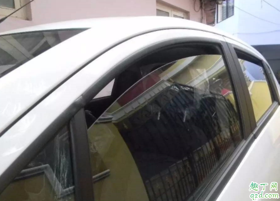 停车车窗留个缝可以吗 夏天停车车窗要开一点缝吗