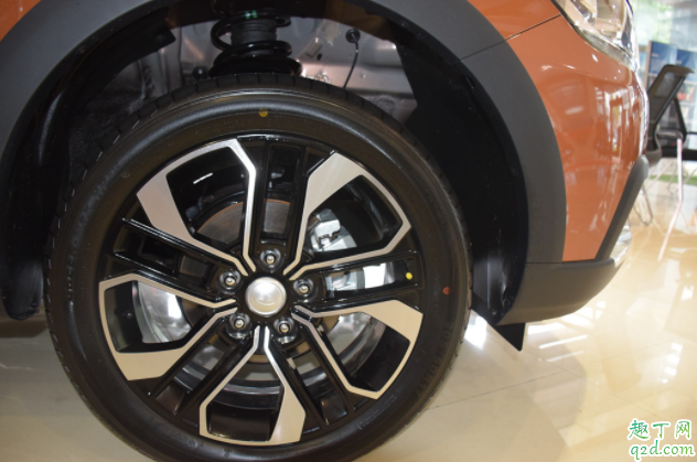 轮胎扁平比怎么看 轮胎扁平比选高还是低