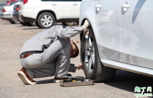 补过的汽车轮胎能用多久 轮胎破了怎么补比较好