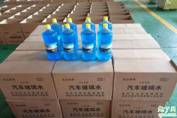 玻璃水冬季和夏季能混着用么 自来水加洗洁精能替代汽车玻璃水吗