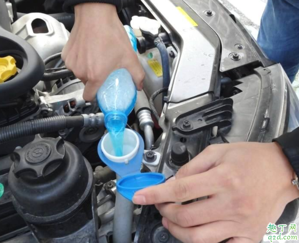 汽车玻璃水是什么水 没有汽车玻璃水可以用自来水吗