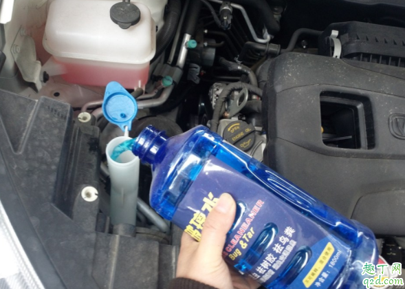 汽车玻璃水是什么水 没有汽车玻璃水可以用自来水吗