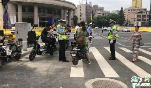交警一般什么时候抓电动车 抓电动车的交警几点下班