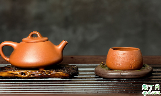 紫砂壶上的茶垢应该留吗 紫砂杯有茶垢怎么清理