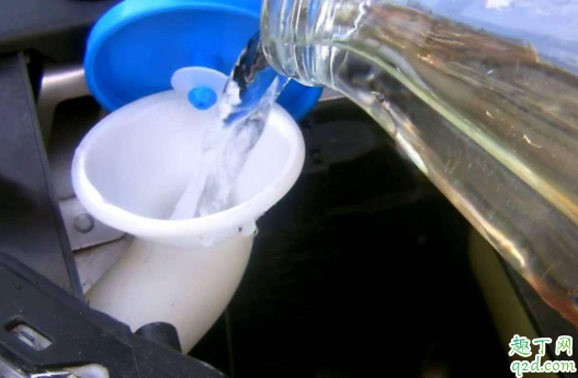 汽车玻璃水冬天要换吗 夏季玻璃水没用完冬天能用吗