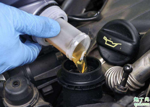 车子变速箱油多久换一次 怎么知道变速箱油该换了