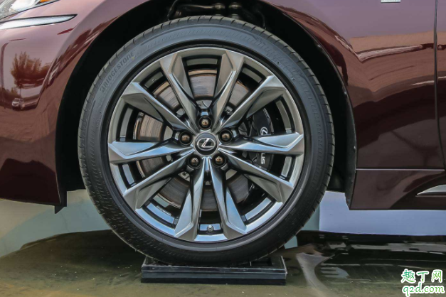 汽车轮胎分左右吗 汽车轮胎装反了会有什么后果