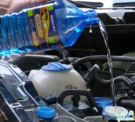 汽车玻璃水冻住了能不能加无水乙醇 汽车玻璃水能不能擦车身