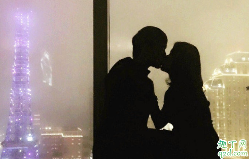 愿意亲嘴是不是代表就是女朋友了 牵手接吻算确定关系吗