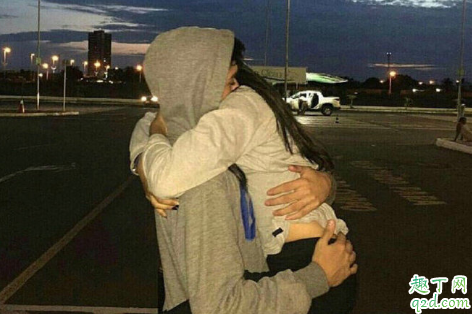 自己喜欢的人跟别人暧昧要继续吗 喜欢暧昧的人情商高吗