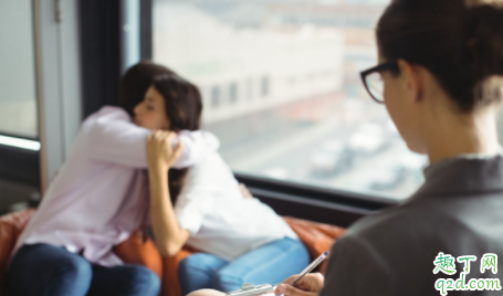 爱上同事要不要辞职 劈腿同事的恋情能长久吗