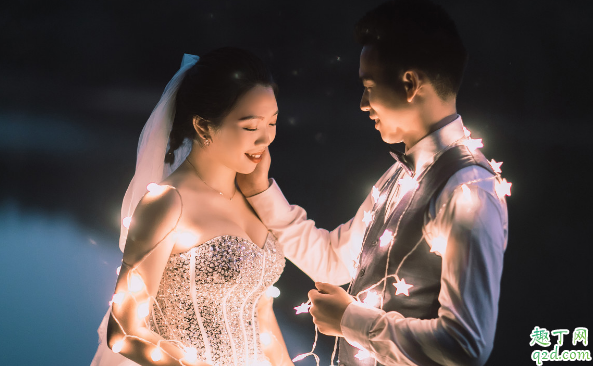 婚纱照怎么拍自然又好看 拍婚纱照如何微笑才不显僵硬