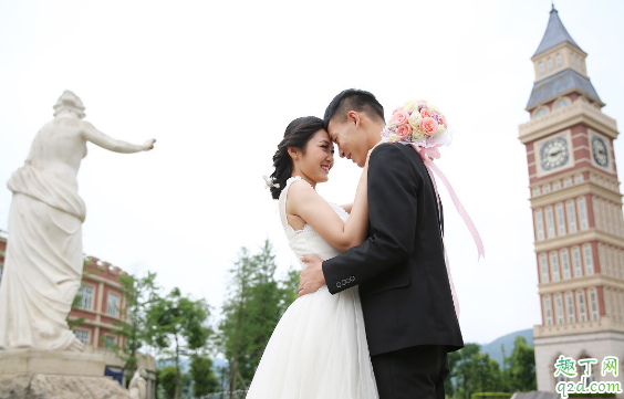 拍婚纱照怎么看自己适合什么婚纱 胖女生怎样拍出好看显瘦的婚纱照