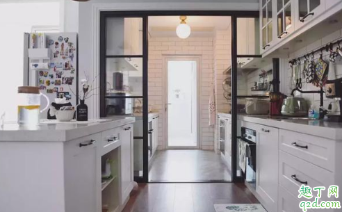 没窗户的厨房怎么装修比较好 没窗户的厨房装修注意哪些细节