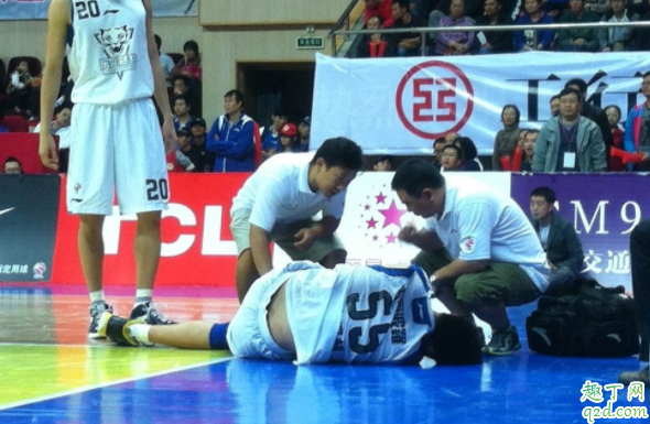 崴脚能热敷吗 崴脚了可以揉揉吗