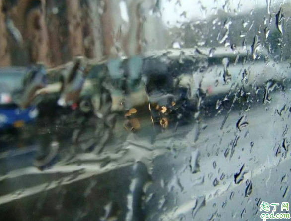 汽车轮胎冬天怎么防滑 下雨天汽车起步前轮打滑是什么原因