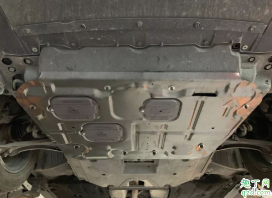 汽车要不要装发动机底盘护板 发动机底盘护板选哪样材质好