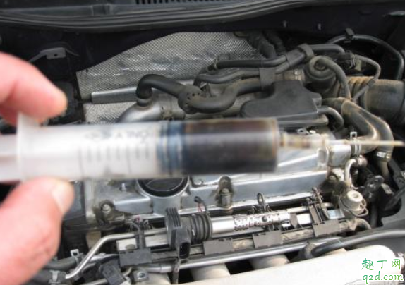 汽车机油粘度低会省油吗 同品牌不同粘度的机油可以混加吗