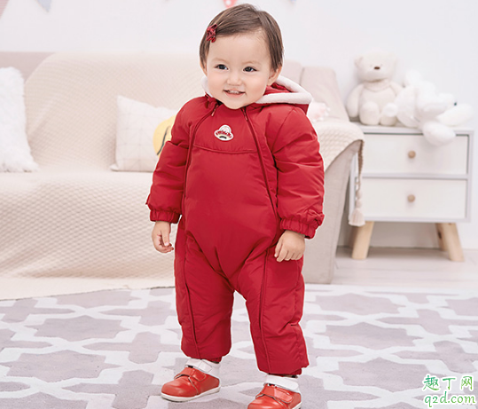 小宝宝适合穿羽绒服吗 宝宝多大穿羽绒服合适