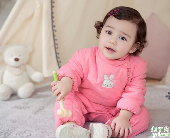 小宝宝适合穿羽绒服吗 宝宝多大穿羽绒服合适