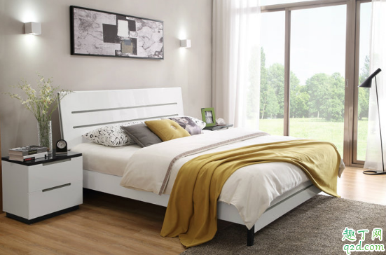 卧室地砖偏黄好还是偏白好 卧室地砖颜色怎么选择