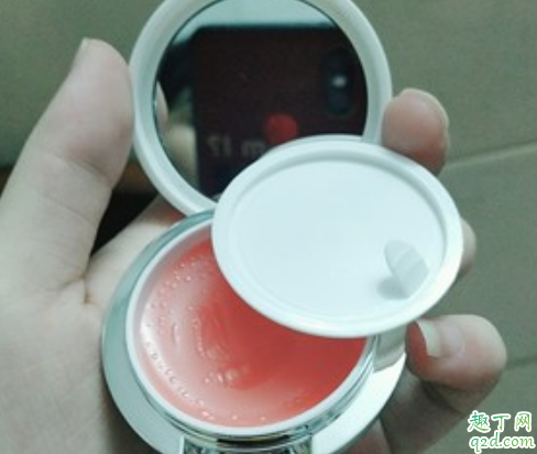 抖音花斗木唇膜好用吗 花斗木唇膜使用评测