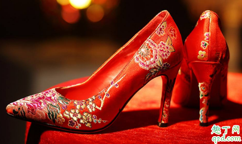 婚鞋是自己买还是租 婚鞋一般买几双