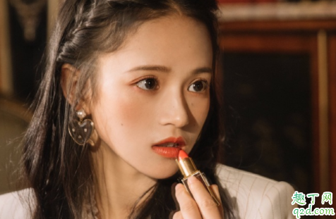 怎么摸女朋友都没反应 摸女朋友哪里会有生理反应