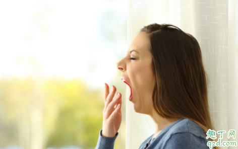 每天晚饭后都很困是怎么回事 一吃完就想睡觉是病吗