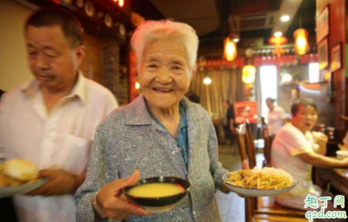 老人吃饭咀嚼无力咽不下去是什么病 老人进食困难怎么办