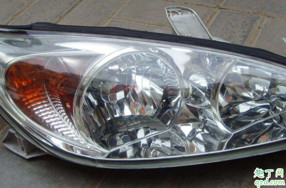 汽车大灯发黄怎样翻新 如何增加车灯亮度