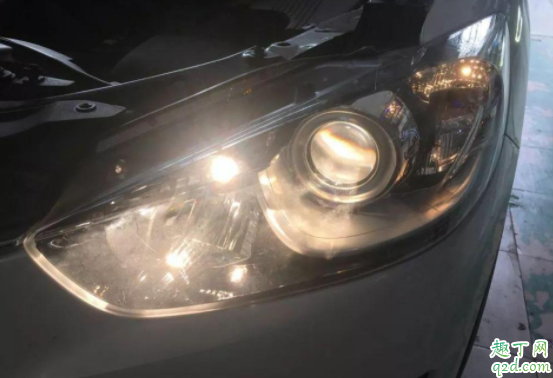汽车大灯发黄怎样翻新 如何增加车灯亮度