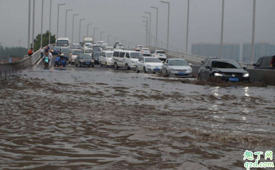 车被水淹了还能开吗 车被水淹了有什么后果