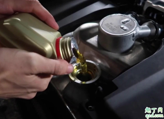 汽车机油没变颜色要换吗 车不总开要多长时间换机油