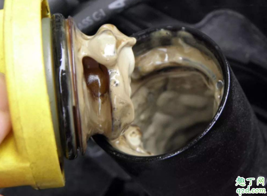 机油变质了是什么状态 机油变黑了还能用吗