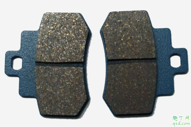 换完新刹车片跑不动是怎么回事 刹车片更换后有异响怎么办