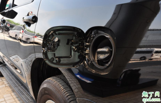 汽车油箱怎么放油 汽车油箱里有油渣怎么去掉