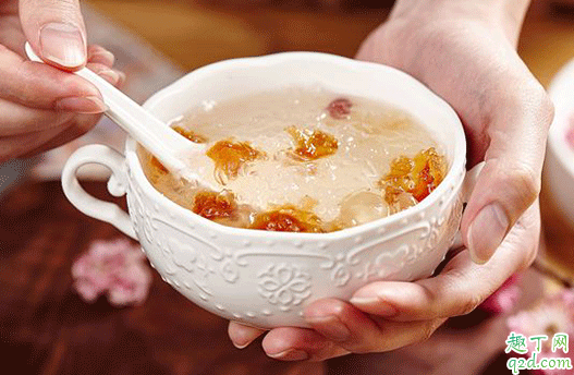 刚生产完的孕妇可以吃燕窝吗 孕妇生完后多久可以吃燕窝