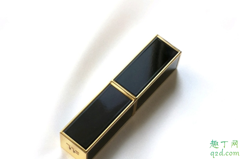 TF黑金细管28什么颜色 TF新品黑金细管28口红试色