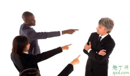 在公司被同事排挤怎么办 在公司被上司排挤怎么办