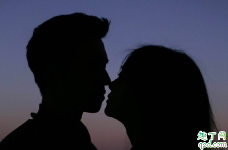 疫情期间暗恋的女生过生日怎么办 疫情后和喜欢的女生表白合适吗