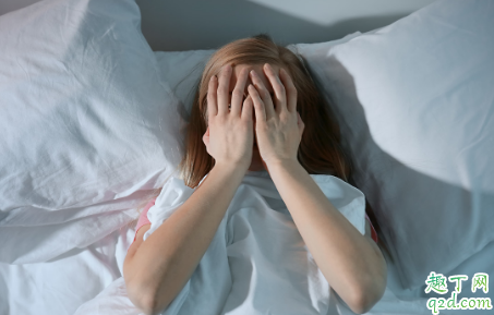 每天很晚才睡得着是有抑郁症吗 抑郁症最明显的表现特征