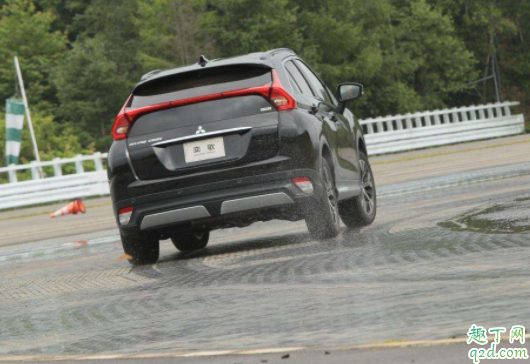 汽车停久了为什么刹车抱死 汽车刹车卡死怎么解决