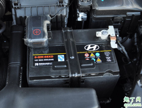 汽车电瓶可以直接换吗 汽车换电瓶先拆正极还是负极