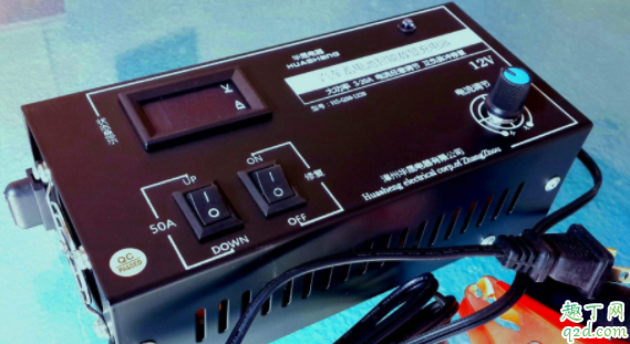 汽车电瓶可以连接插座用电吗 充电机怎么给汽车电瓶充电