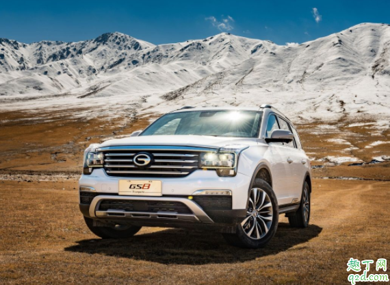 汽车电瓶可以连接插座用电吗 充电机怎么给汽车电瓶充电