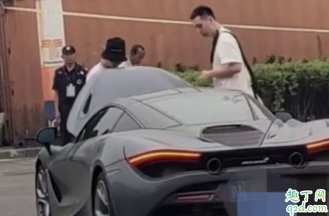 郭麒麟开的车是什么牌子 郭麒麟富二代的样子开的车多少钱