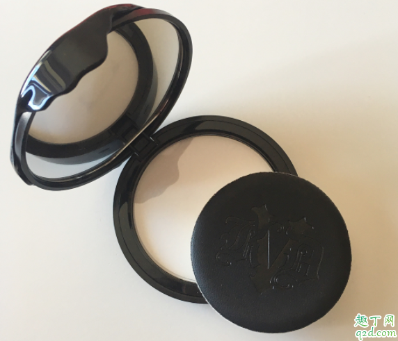 kat von d粉饼色号怎么选 kvd粉饼色号light会黄吗